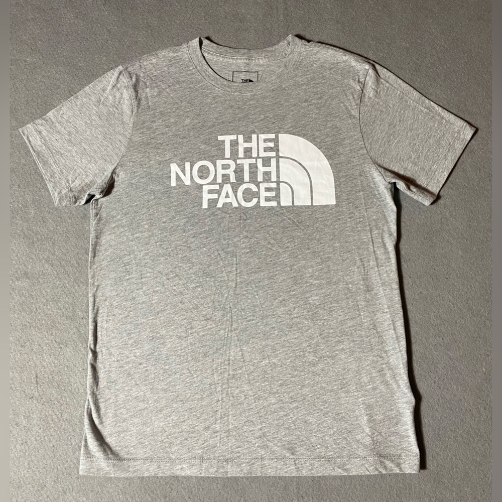 The North Face Women’s T-Shirt Gray Size Small Short Sleeve
